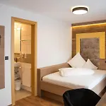 Отель Koehle