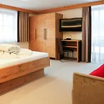 Koehle Отель Серфаус