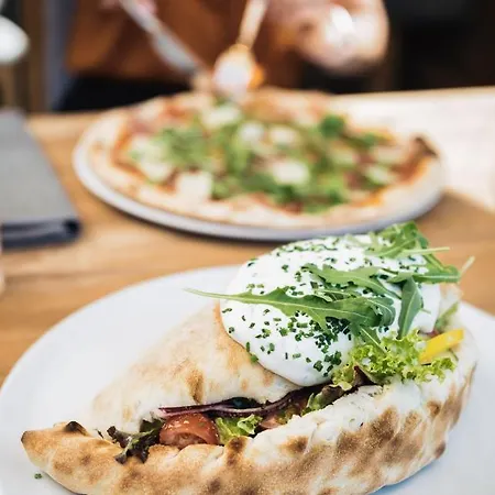 Koehle فندق سيرفاوس