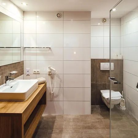 Отель Koehle Серфаус