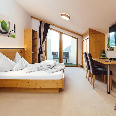 Hotel&garni Köhle Inklusive Super Sommer Card 2025 Serfaus