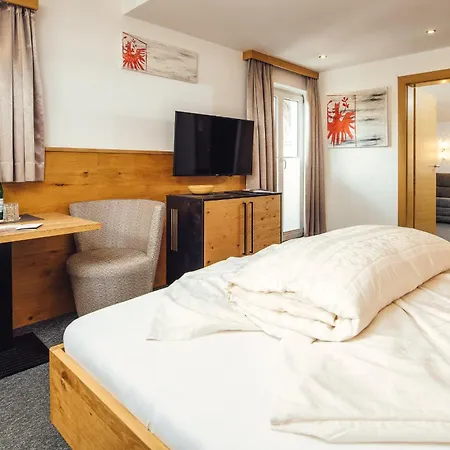 Hotel & Garni Koehle Inklusive Super Sommer Card 2025 Serfaus